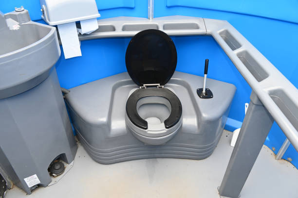 Portable Toilet Options We Offer in Red Lick, TX